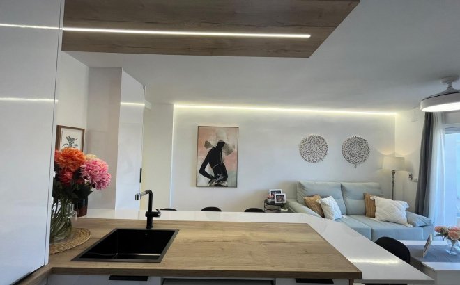 Resale - Apartment -
Torrevieja - Punta Prima