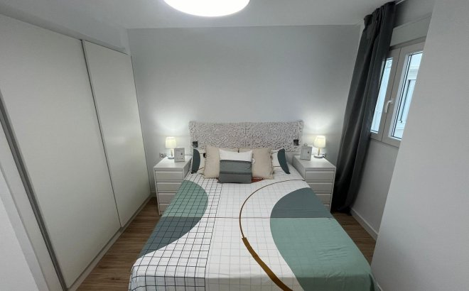 Resale - Apartment -
Torrevieja - Punta Prima