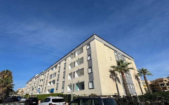 Resale - Apartment -
Torrevieja - Punta Prima