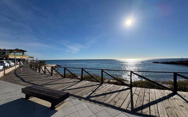Resale - Apartment -
Torrevieja - Punta Prima