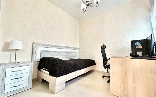 Resale - Town House -
Los Dolses - Inland