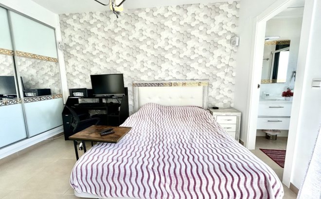 Resale - Town House -
Los Dolses - Inland