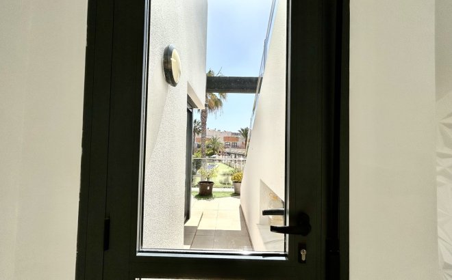 Resale - Town House -
Los Dolses - Inland