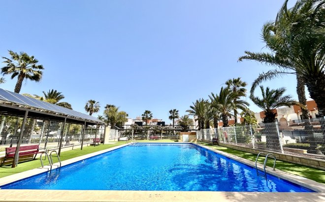 Resale - Town House -
Los Dolses - Inland