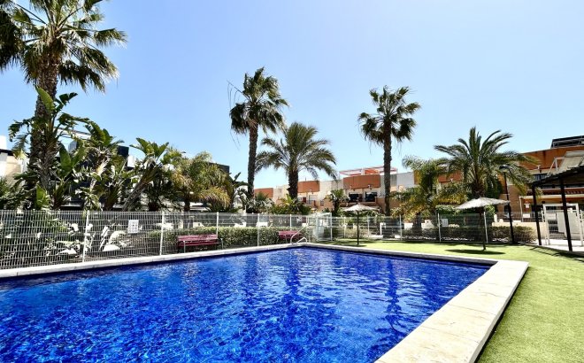 Resale - Town House -
Los Dolses - Inland