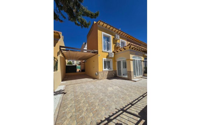 Resale - Dúplex -
Torrevieja - Torretas