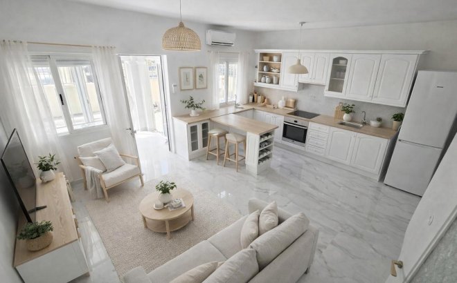 Resale - Dúplex -
Torrevieja - Torretas