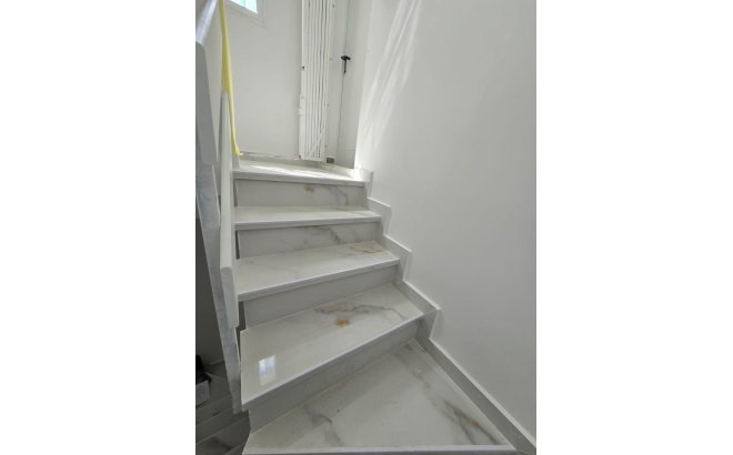 Resale - Dúplex -
Torrevieja - Torretas