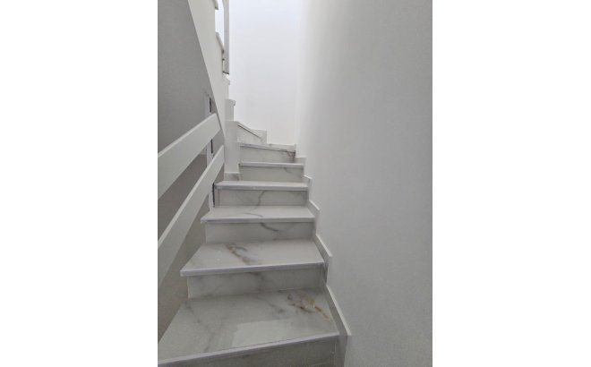 Resale - Dúplex -
Torrevieja - Torretas