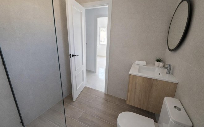 Resale - Dúplex -
Torrevieja - Torretas