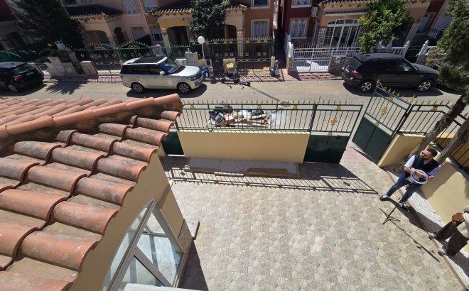 Resale - Dúplex -
Torrevieja - Torretas