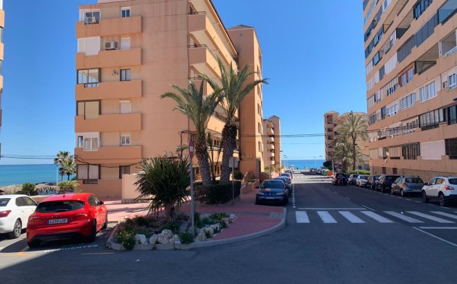Resale - Apartment -
Torrevieja - Cabo Cervera