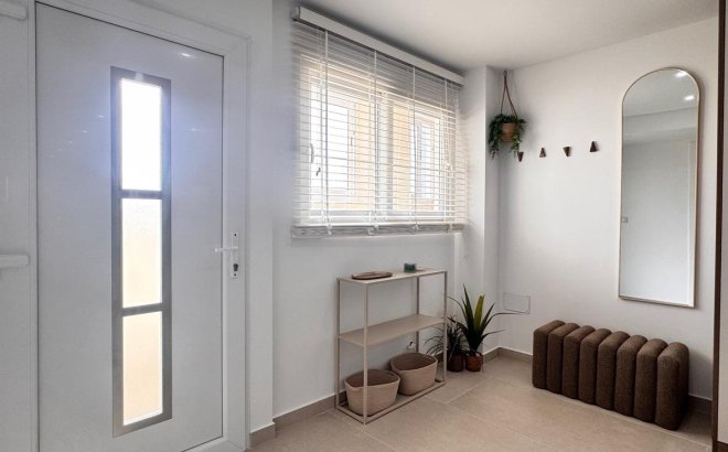 Resale - Apartment -
Torrevieja - Acequion