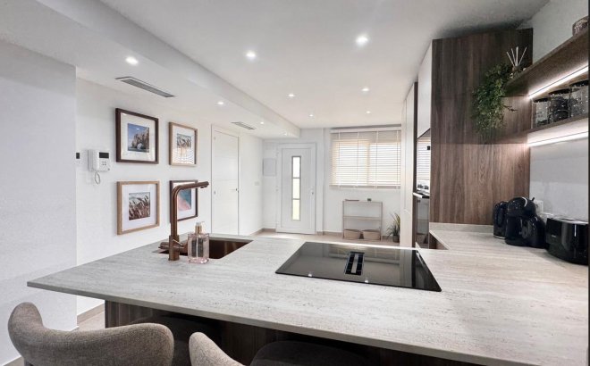 Resale - Apartment -
Torrevieja - Acequion