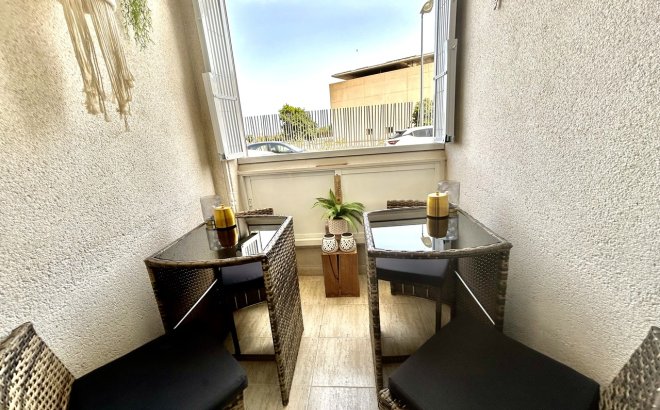 Resale - Apartment -
Torrevieja - Costa Blanca