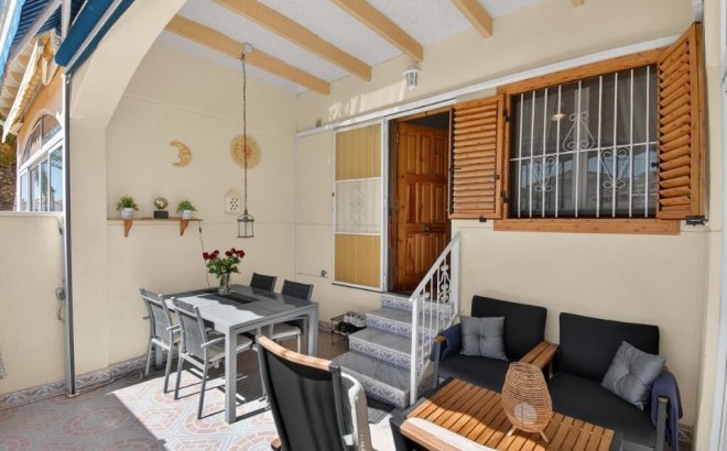 Resale - Quad House -
Playa Flamenca - Serena III