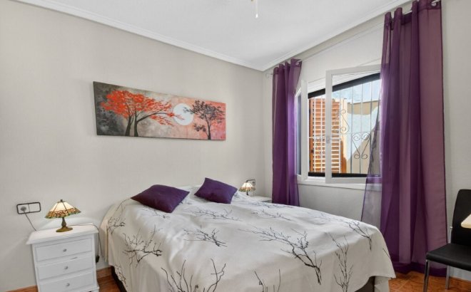 Resale - Quad House -
Playa Flamenca - Serena III