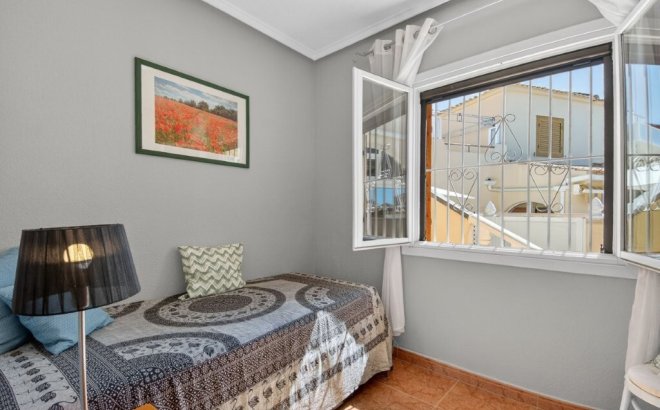 Resale - Quad House -
Playa Flamenca - Serena III