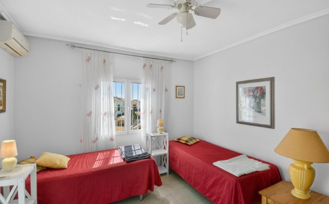 Resale - Quad House -
Playa Flamenca - Serena III