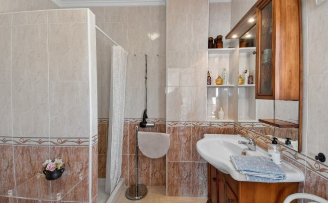 Resale - Quad House -
Playa Flamenca - Serena III