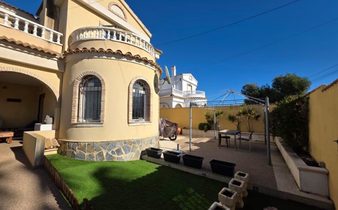 Resale - Villa -
Orihuela Costa - Villamartín-las Filipinas