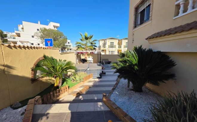 Resale - Villa -
Orihuela Costa - Villamartín-las Filipinas