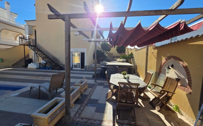 Resale - Villa -
Orihuela Costa - Villamartín-las Filipinas