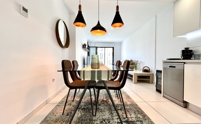 Resale - Apartment -
Villamartin - Costa Blanca