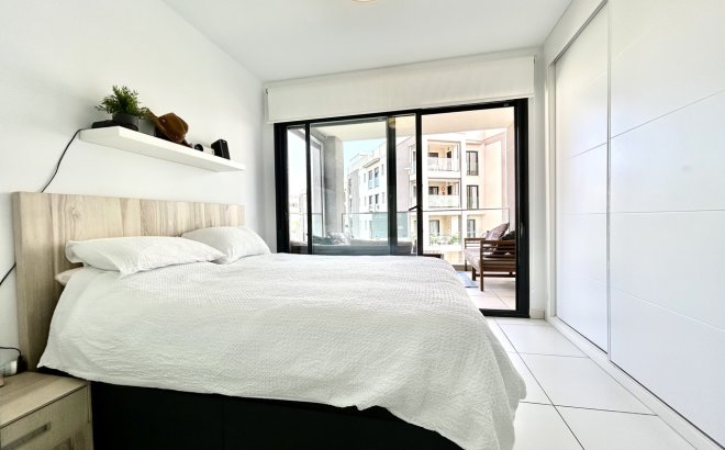 Resale - Apartment -
Villamartin - Costa Blanca