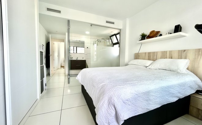 Resale - Apartment -
Villamartin - Costa Blanca