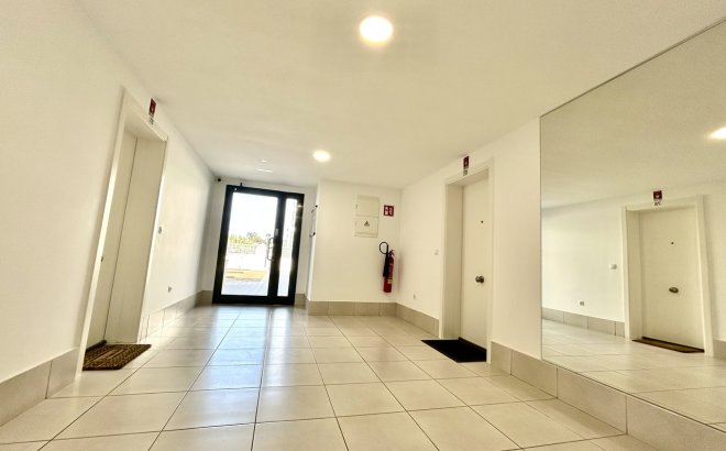 Resale - Apartment -
Villamartin - Costa Blanca