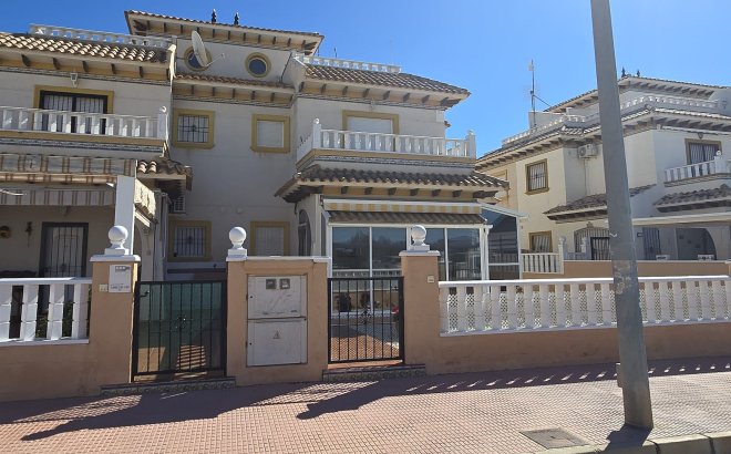Resale - Town House -
Orihuela Costa - Costa Blanca