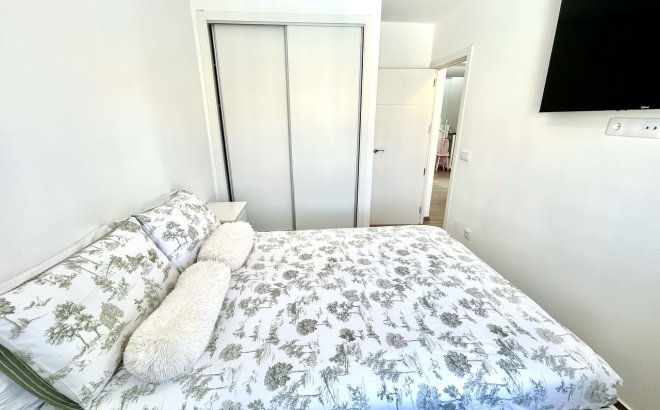 Resale - Villa -
Villamartin - Costa Blanca