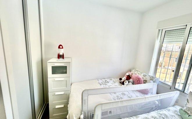 Resale - Villa -
Villamartin - Costa Blanca