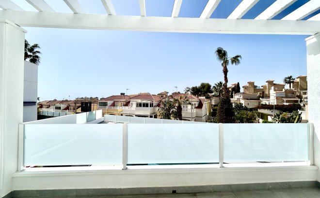Resale - Villa -
Villamartin - Costa Blanca