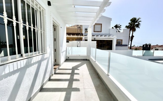 Resale - Villa -
Villamartin - Costa Blanca