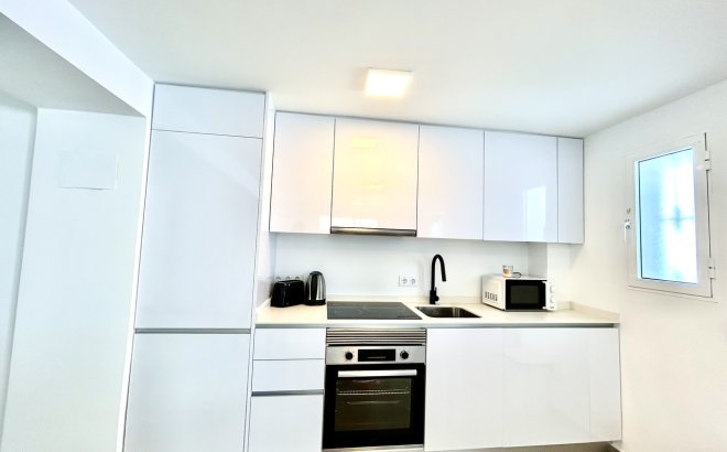 Resale - Villa -
Villamartin - Costa Blanca