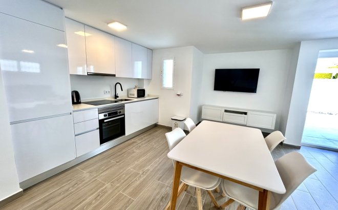 Resale - Villa -
Villamartin - Costa Blanca