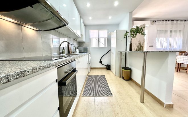 Resale - Apartment -
Villamartin - Costa Blanca