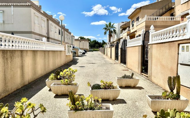 Resale - Apartment -
Villamartin - Costa Blanca