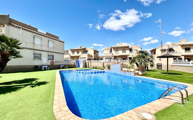 Resale - Apartment -
Villamartin - Costa Blanca
