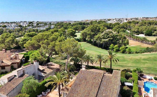Resale - Villa -
Orihuela Costa - Villamartín