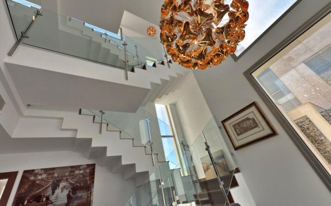 Resale - Villa -
Orihuela Costa - Villamartín