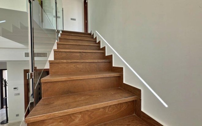 Resale - Villa -
Orihuela Costa - Villamartín