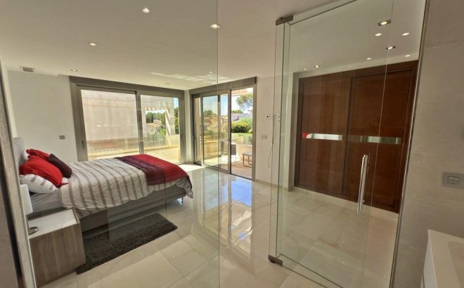 Resale - Villa -
Orihuela Costa - Villamartín