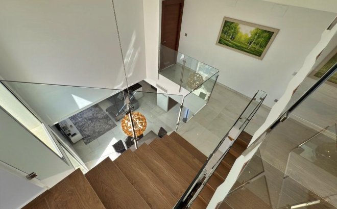 Resale - Villa -
Orihuela Costa - Villamartín