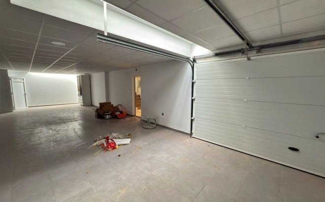 Resale - Villa -
Orihuela Costa - Villamartín