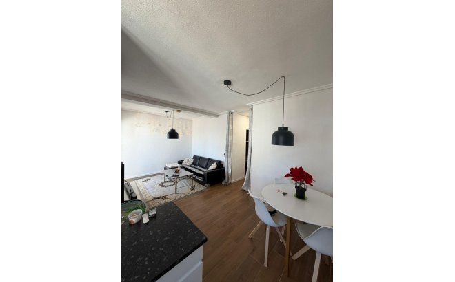Resale - Apartment -
Torrevieja - Punta Prima