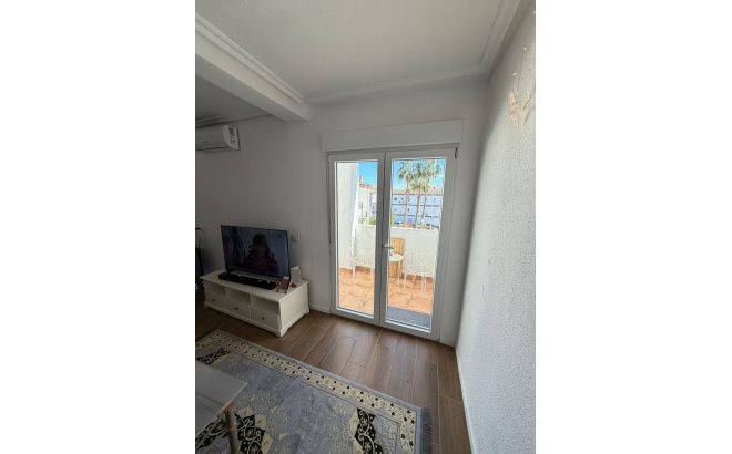 Resale - Apartment -
Torrevieja - Punta Prima