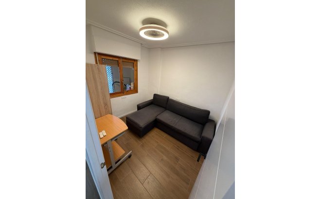 Resale - Apartment -
Torrevieja - Punta Prima